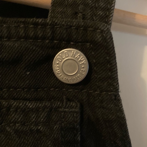 NWOTS Old Navy Black Denim Overall Shorts with Fringe Size 4T Adjustable 💯Cotton - Picture 5 of 7